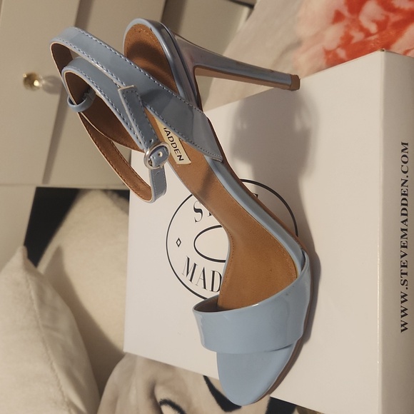 Steve Madden blue patent sandal size 10 excellent condition - Picture 1 of 4